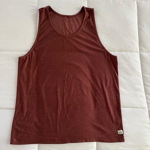 Vuori Strato Tech Tank Top.  Size M.  Heather Burgundy/Red